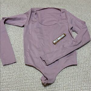 Essential Bodysuit along sleeve Scoopneck New Sold Out Dusk Color L/XL